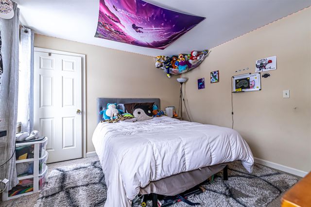 30 Pondview Drive, Derry, NH 03038