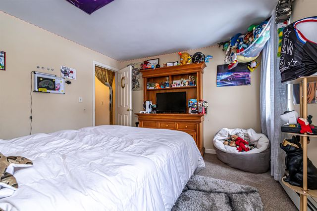 30 Pondview Drive, Derry, NH 03038