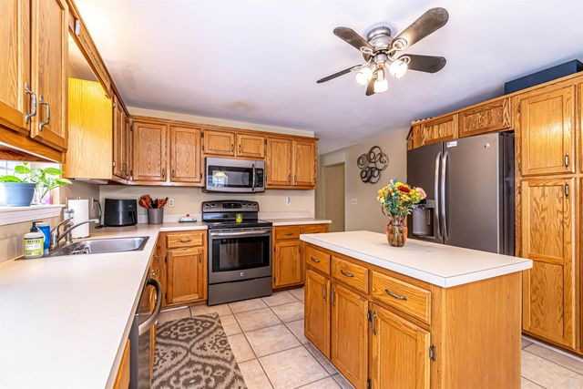 30 Pondview Drive, Derry, NH 03038