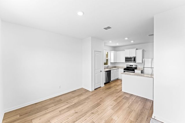 1139 Amy Drive, Kyle, TX 78640