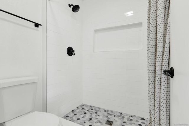 8878 Regents Road 201, San Diego, CA 92122