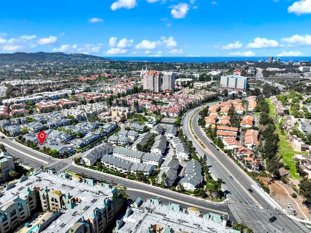 8878 Regents Road 201, San Diego, CA 92122