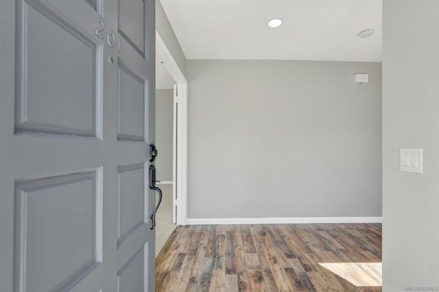8878 Regents Road 201, San Diego, CA 92122