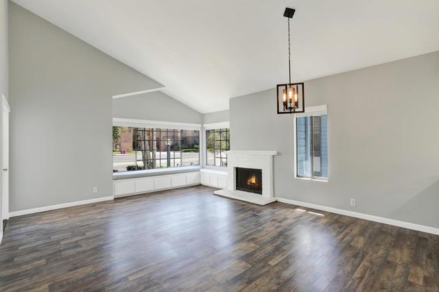 8878 Regents Road 201, San Diego, CA 92122