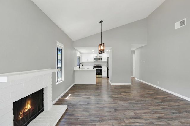 8878 Regents Road 201, San Diego, CA 92122