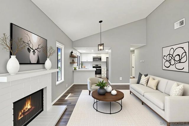 8878 Regents Road 201, San Diego, CA 92122