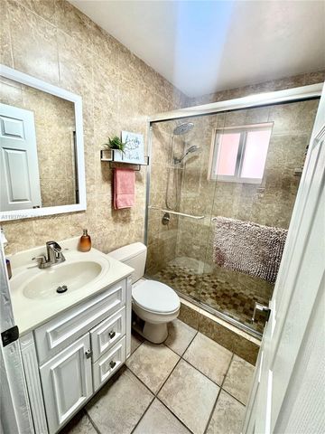 11512 SW 6th St, Sweetwater, FL 33174