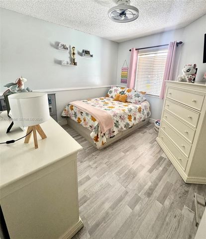 11512 SW 6th St, Sweetwater, FL 33174