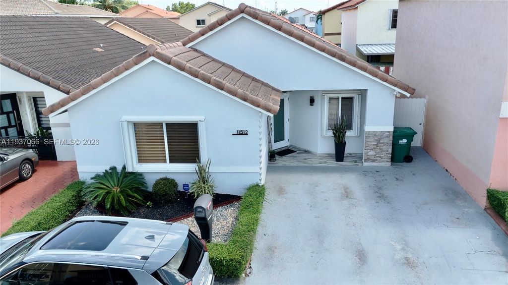 11512 SW 6th St, Sweetwater, FL 33174