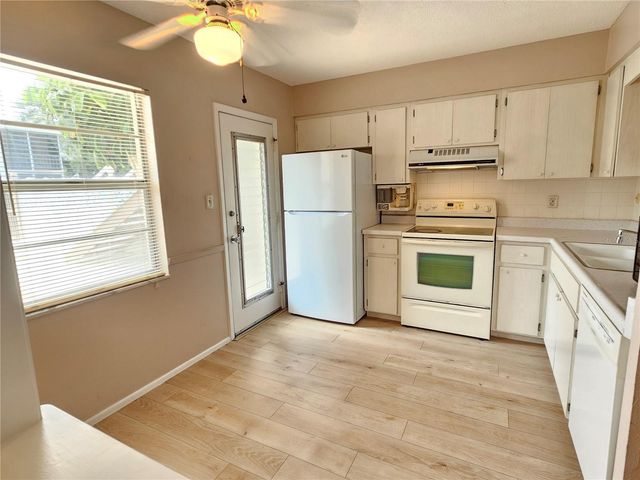 509 W VENICE AVENUE 102, Venice, FL 34285
