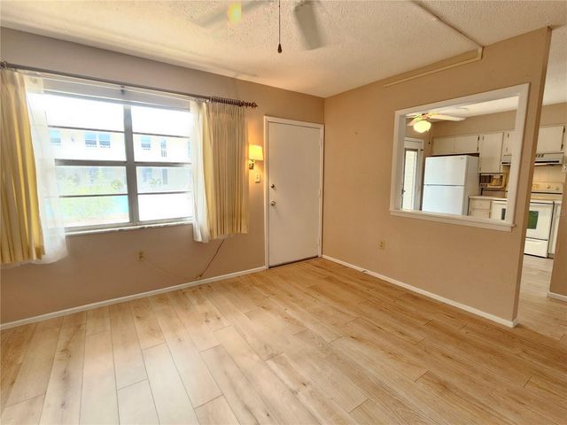 509 W VENICE AVENUE 102, Venice, FL 34285