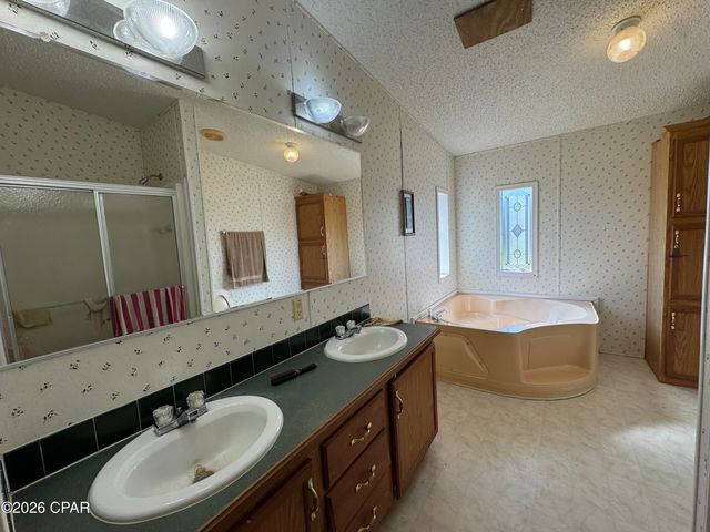 3916 Larkspur Circle, Marianna, FL 32446