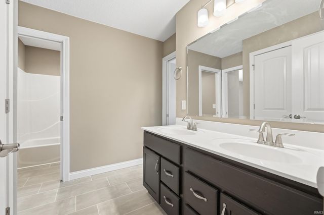 5617 Bear Creek Pass, Auburn, IN 46706