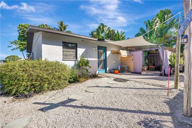 5887 Kingfish RD, Bokeelia, FL 33922