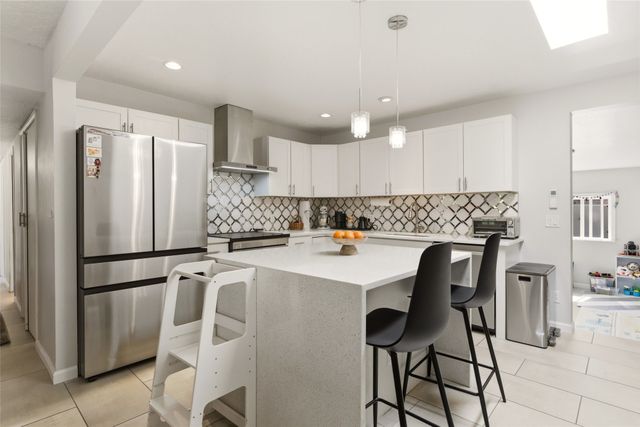 210 Las Mananitas, Santa Fe, NM 87501