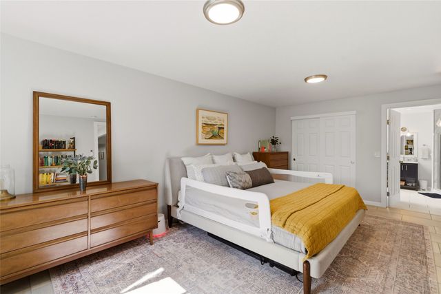 210 Las Mananitas, Santa Fe, NM 87501