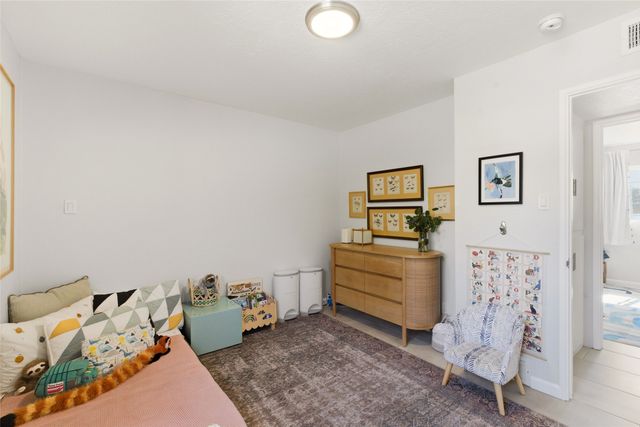210 Las Mananitas, Santa Fe, NM 87501