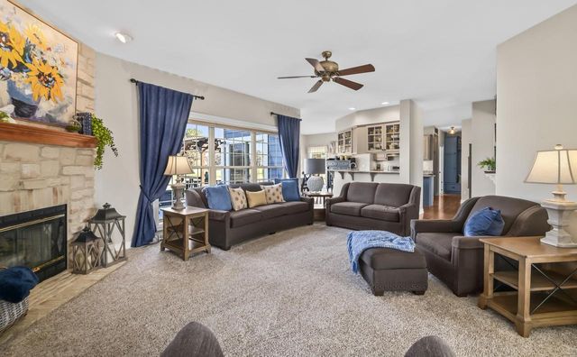 W292N3296 Summerhill ROAD, Pewaukee, WI 53072