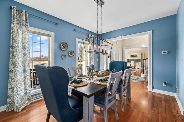 W292N3296 Summerhill ROAD, Pewaukee, WI 53072