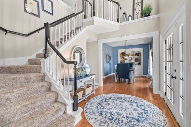 W292N3296 Summerhill ROAD, Pewaukee, WI 53072