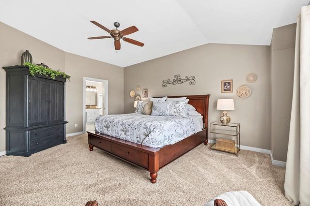 W292N3296 Summerhill ROAD, Pewaukee, WI 53072