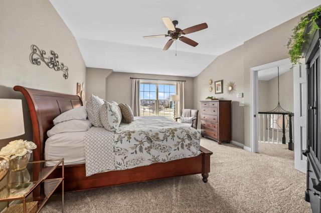 W292N3296 Summerhill ROAD, Pewaukee, WI 53072