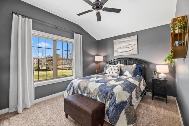 W292N3296 Summerhill ROAD, Pewaukee, WI 53072