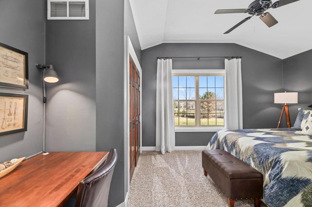 W292N3296 Summerhill ROAD, Pewaukee, WI 53072