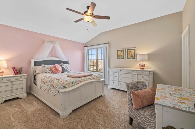 W292N3296 Summerhill ROAD, Pewaukee, WI 53072