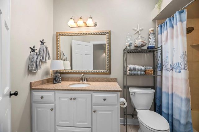 W292N3296 Summerhill ROAD, Pewaukee, WI 53072