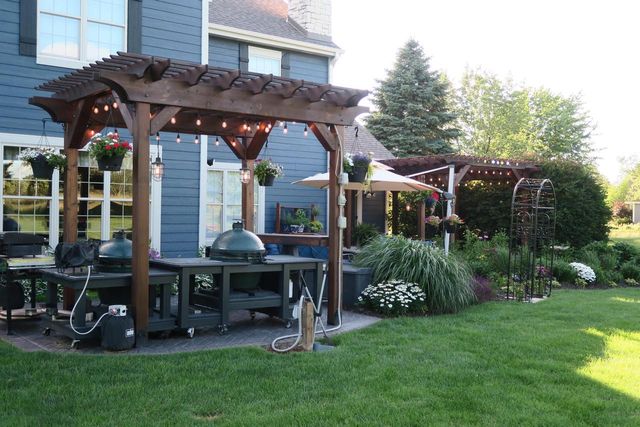 W292N3296 Summerhill ROAD, Pewaukee, WI 53072