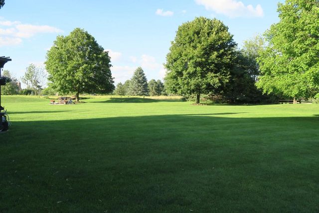 W292N3296 Summerhill ROAD, Pewaukee, WI 53072