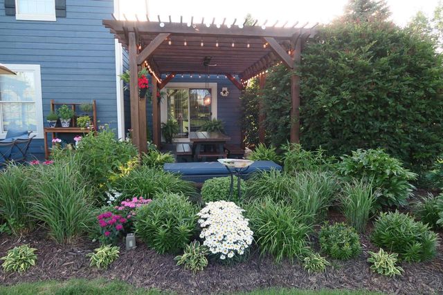 W292N3296 Summerhill ROAD, Pewaukee, WI 53072