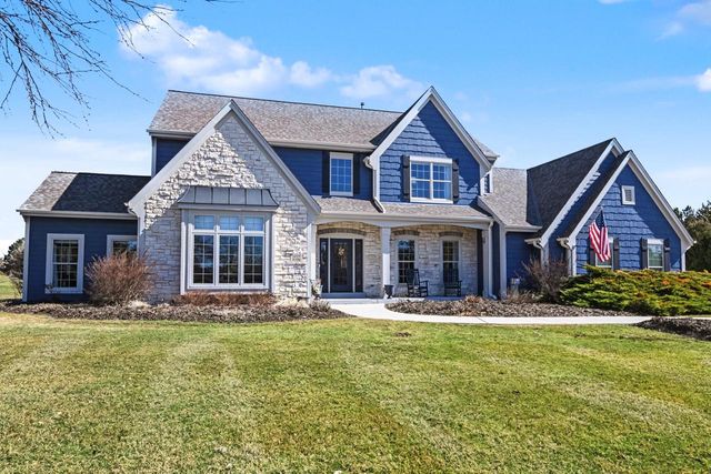 W292N3296 Summerhill ROAD, Pewaukee, WI 53072