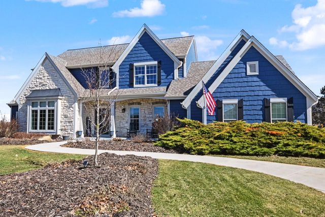 W292N3296 Summerhill ROAD, Pewaukee, WI 53072