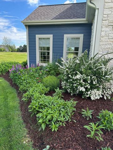 W292N3296 Summerhill ROAD, Pewaukee, WI 53072