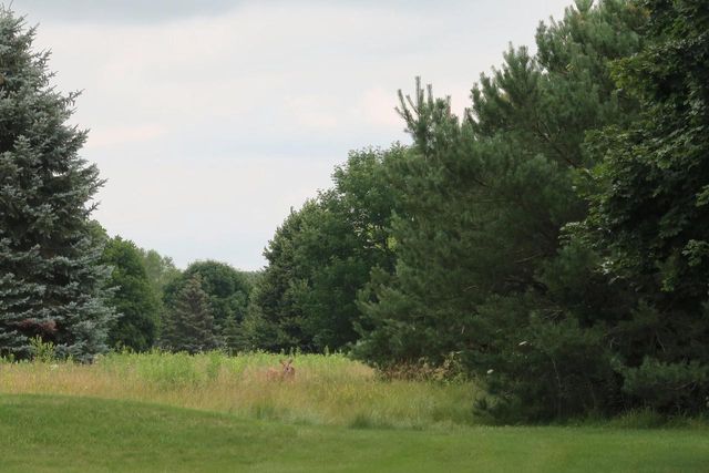 W292N3296 Summerhill ROAD, Pewaukee, WI 53072