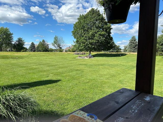 W292N3296 Summerhill ROAD, Pewaukee, WI 53072