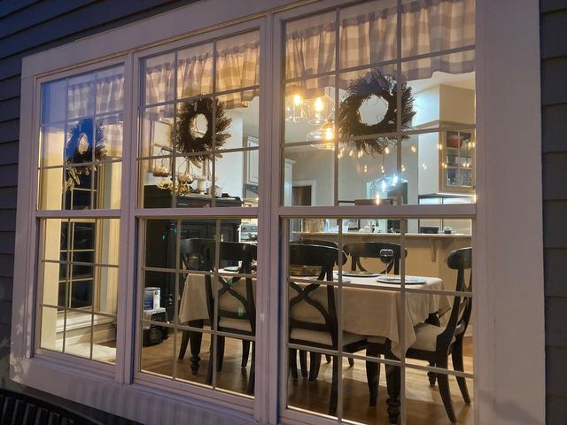 W292N3296 Summerhill ROAD, Pewaukee, WI 53072