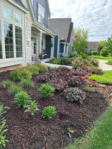 W292N3296 Summerhill ROAD, Pewaukee, WI 53072