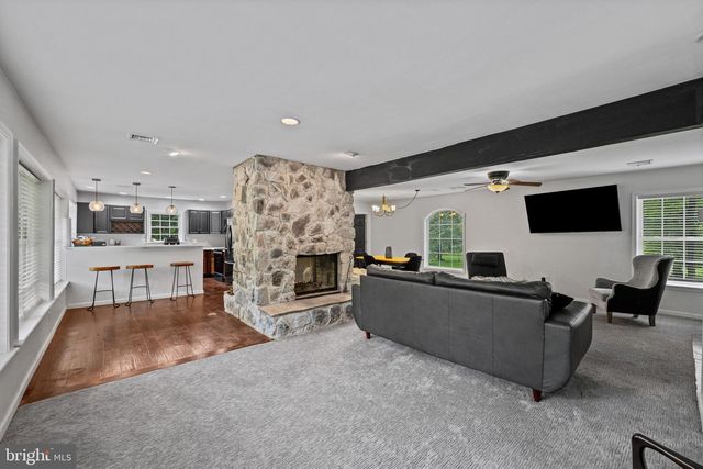 198 VALLEY RD, Hummelstown, PA 17036