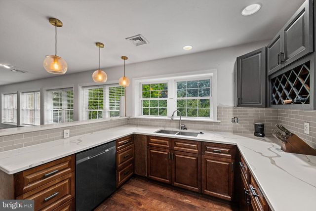198 VALLEY RD, Hummelstown, PA 17036