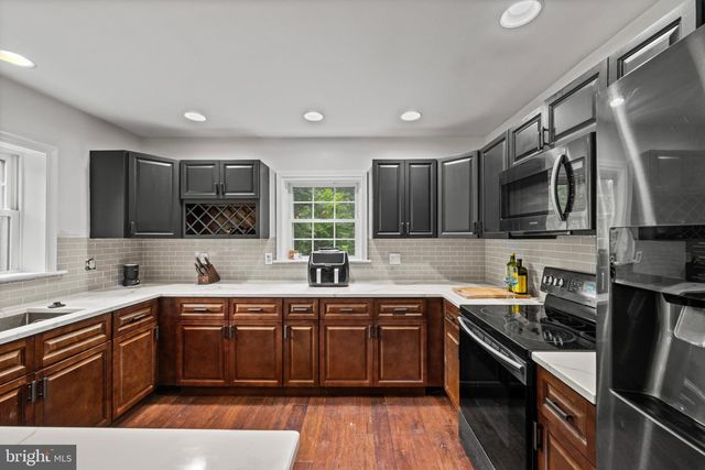 198 VALLEY RD, Hummelstown, PA 17036