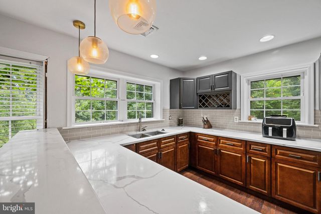 198 VALLEY RD, Hummelstown, PA 17036