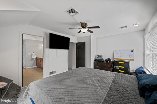 198 VALLEY RD, Hummelstown, PA 17036