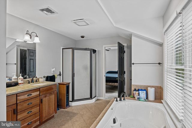 198 VALLEY RD, Hummelstown, PA 17036