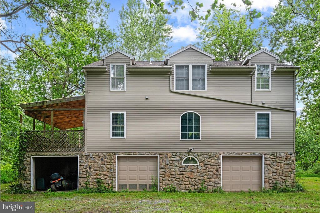 198 VALLEY RD, Hummelstown, PA 17036
