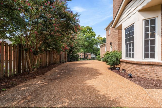 605 Linden Sq, Nashville, TN 37215
