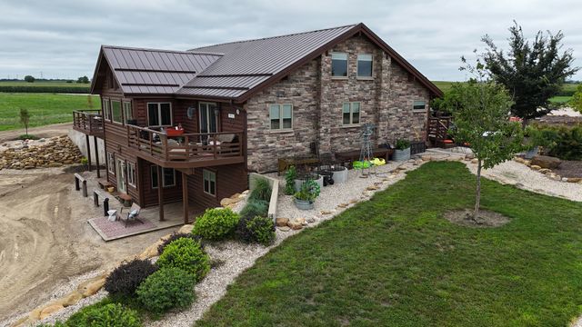 2951 N 28th Road, Seneca, IL 61360