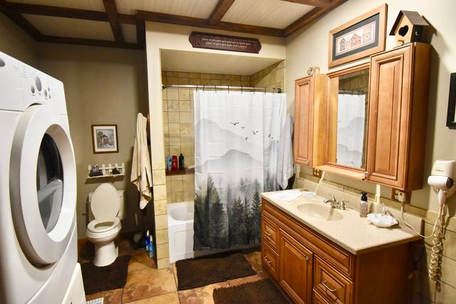 2951 N 28th Road, Seneca, IL 61360